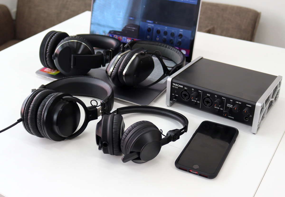 Pioneer DJ HDJ-CXとのサウンド比較に使用したヘッドフォン（V-Moda、PHONON、CAD、AKGなど）