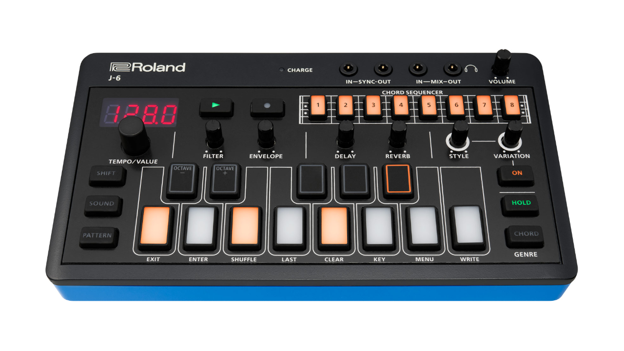 ROLAND J-6 CHORD SYNTHESIZER AIRA COMPACT