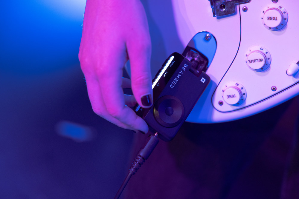 ギターヘッドホンアンプ Blackstar BEAM SOLO アプリで操るポケットサイズヘッドフォンアンプ ブラックスター ビームソロ