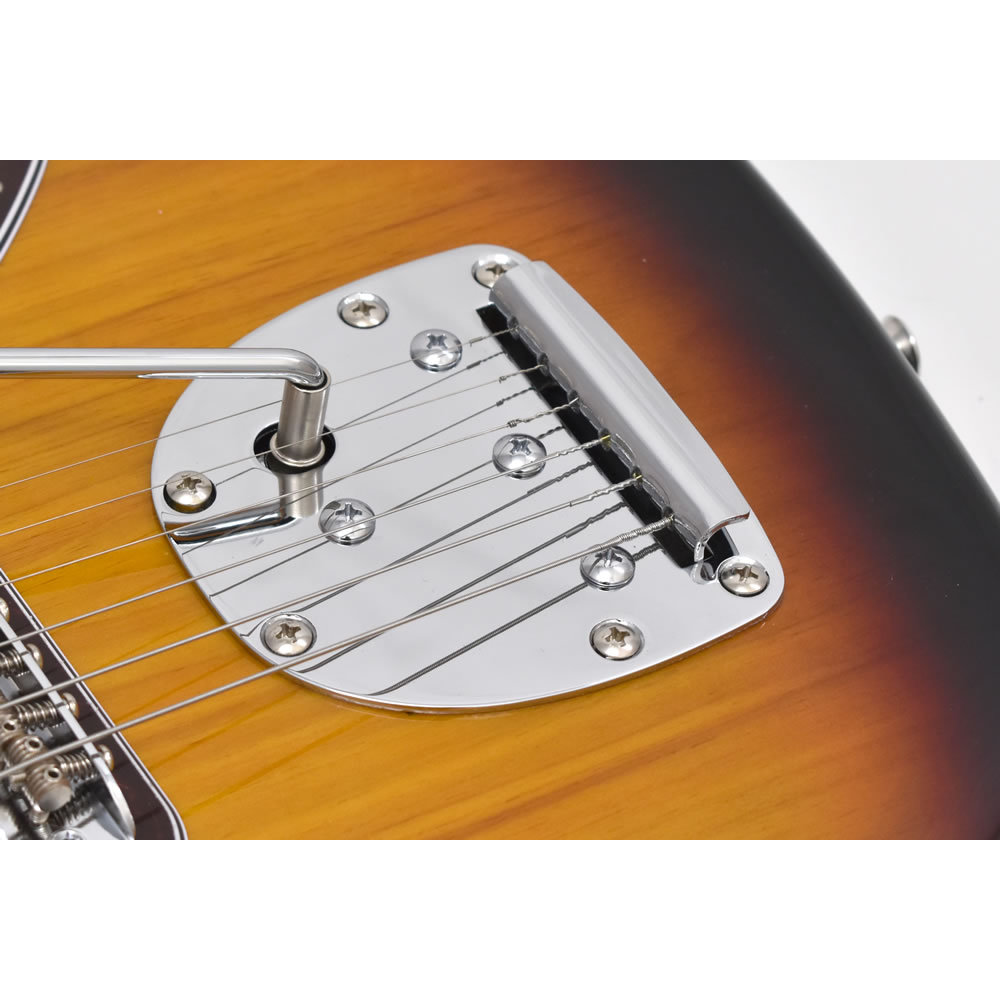 フローティング・トレモロ・ユニットを採用