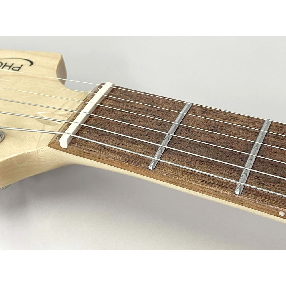 ラウンドエッジ加工を施したミディアムジャンボフレット仕様