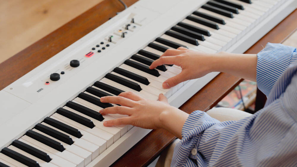 弾きやすいライトタッチ鍵盤。