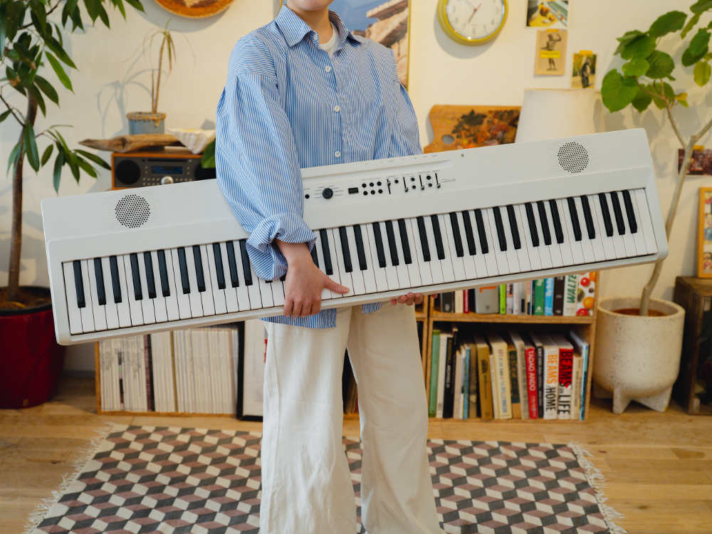 重さ6kg、厚さ7cm。なのにしっかり88鍵。