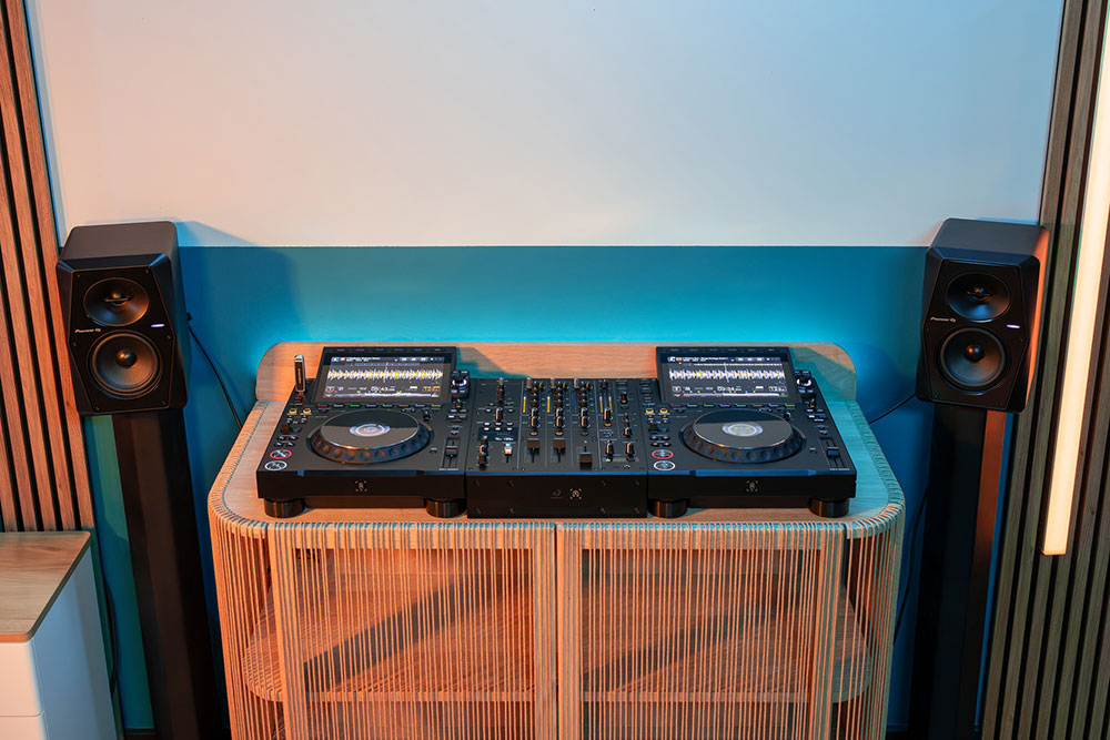 AlphaTheta DJM-V5 3channel DJ MIXER 3ch プロフェッショナルDJミキサー